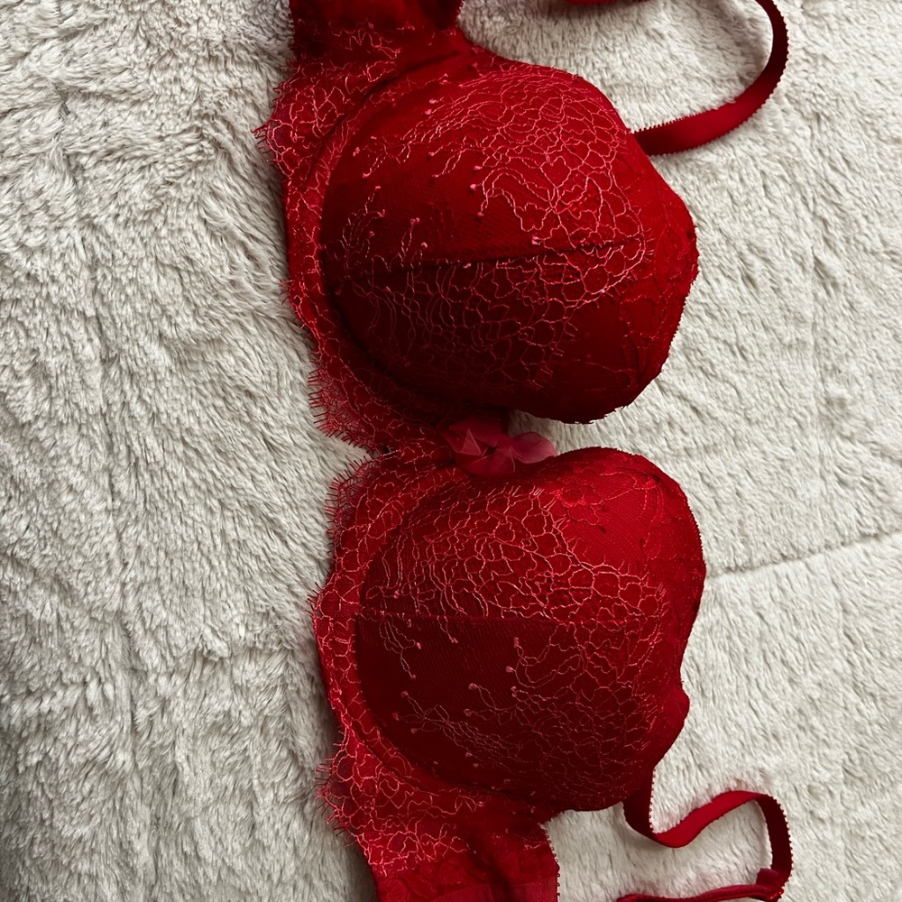 Red Dream Angels Bra by Victoria’s Secret - Picture 2 of 13
